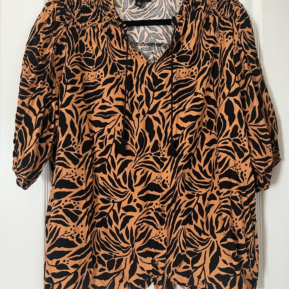 Jessica Simpson Black and Orange Graphic Blouse
